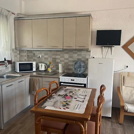 Elina Apartament *